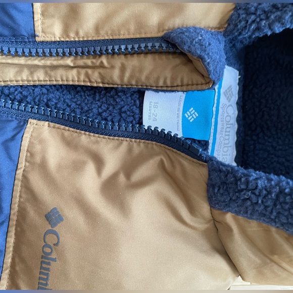 Columbia winter coat for toddlers (like new) - Picture 3 of 3